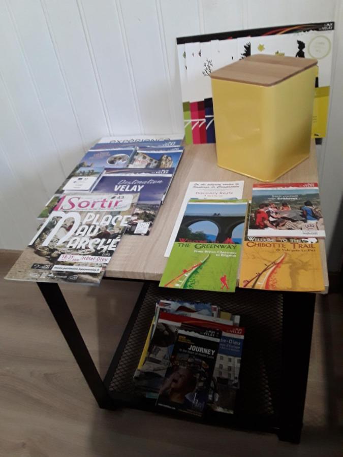 Les Apparts Du Vignal De Cheyrac Polignac Kültér fotó